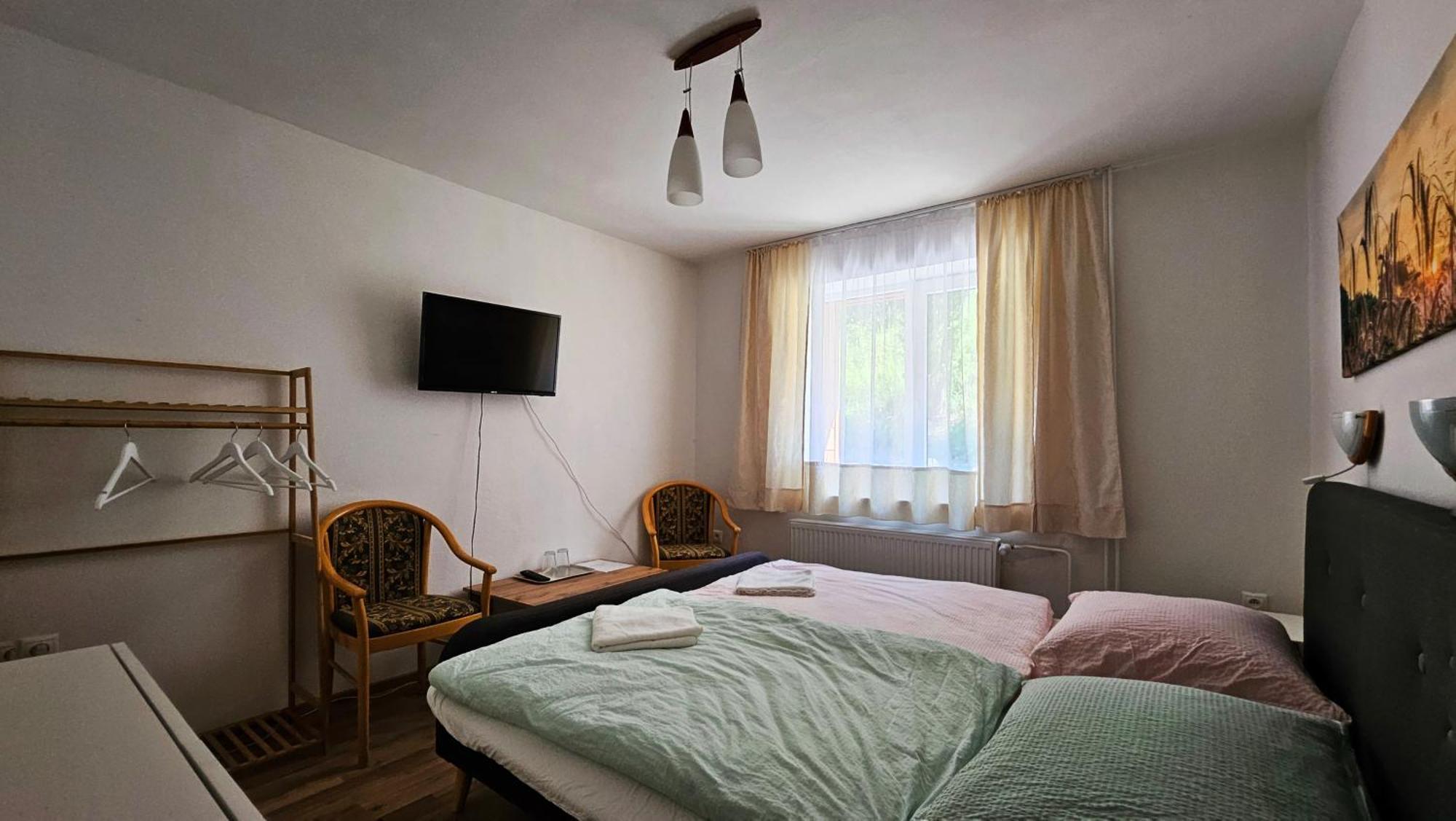 Hotel Penzión Toliar Stará Lesná Exterior foto